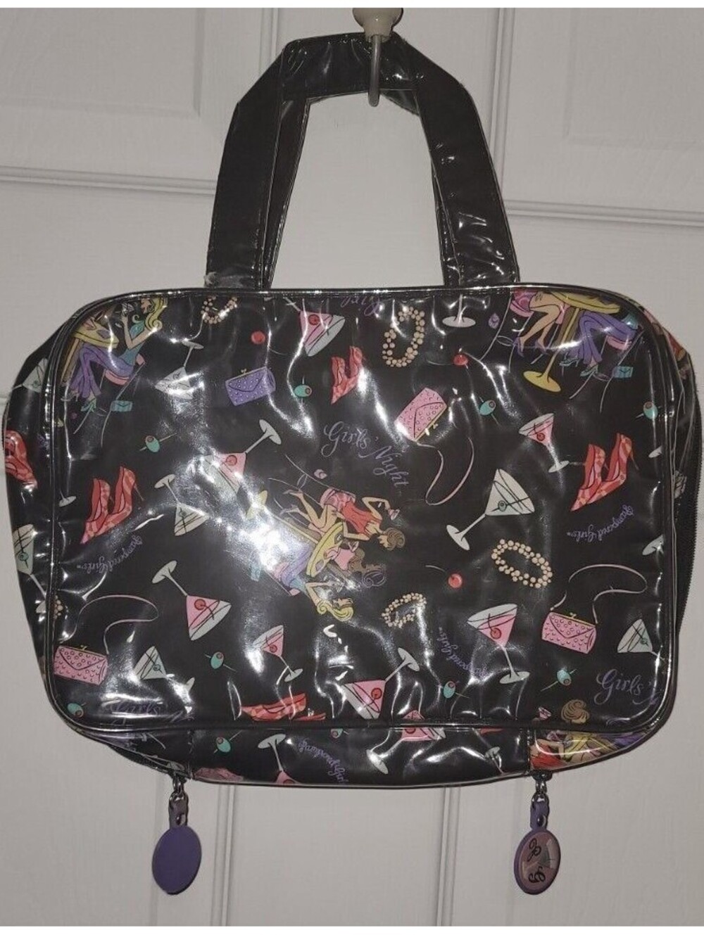 GIRLS NIGHT OUT PLASTIC LARGE COSMETIC MAKEUP ZIPPERED CARRYING CASE